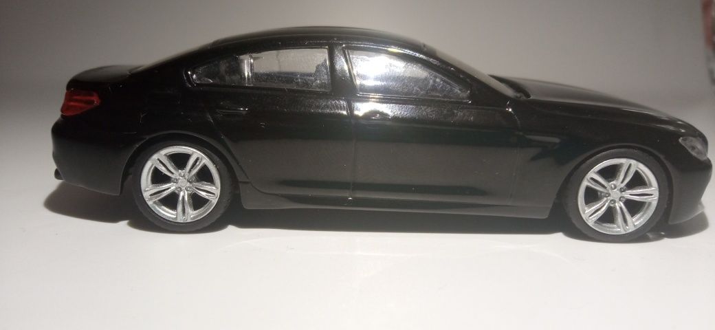 BMW M 6 firmy cmc toy w skali 1/43