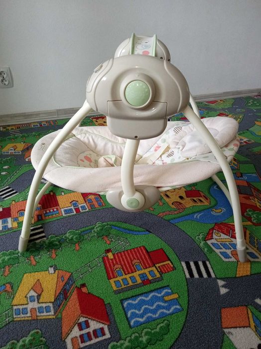 Дитяча колиска з музикою