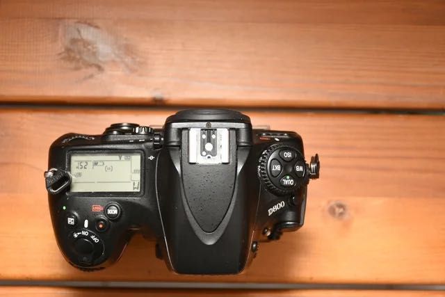 Nikon D800 com  36  Megapixeis 43.000 disparos