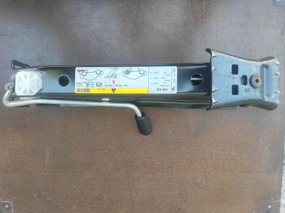 Домкрат VAG оригинал 1S0 011 031