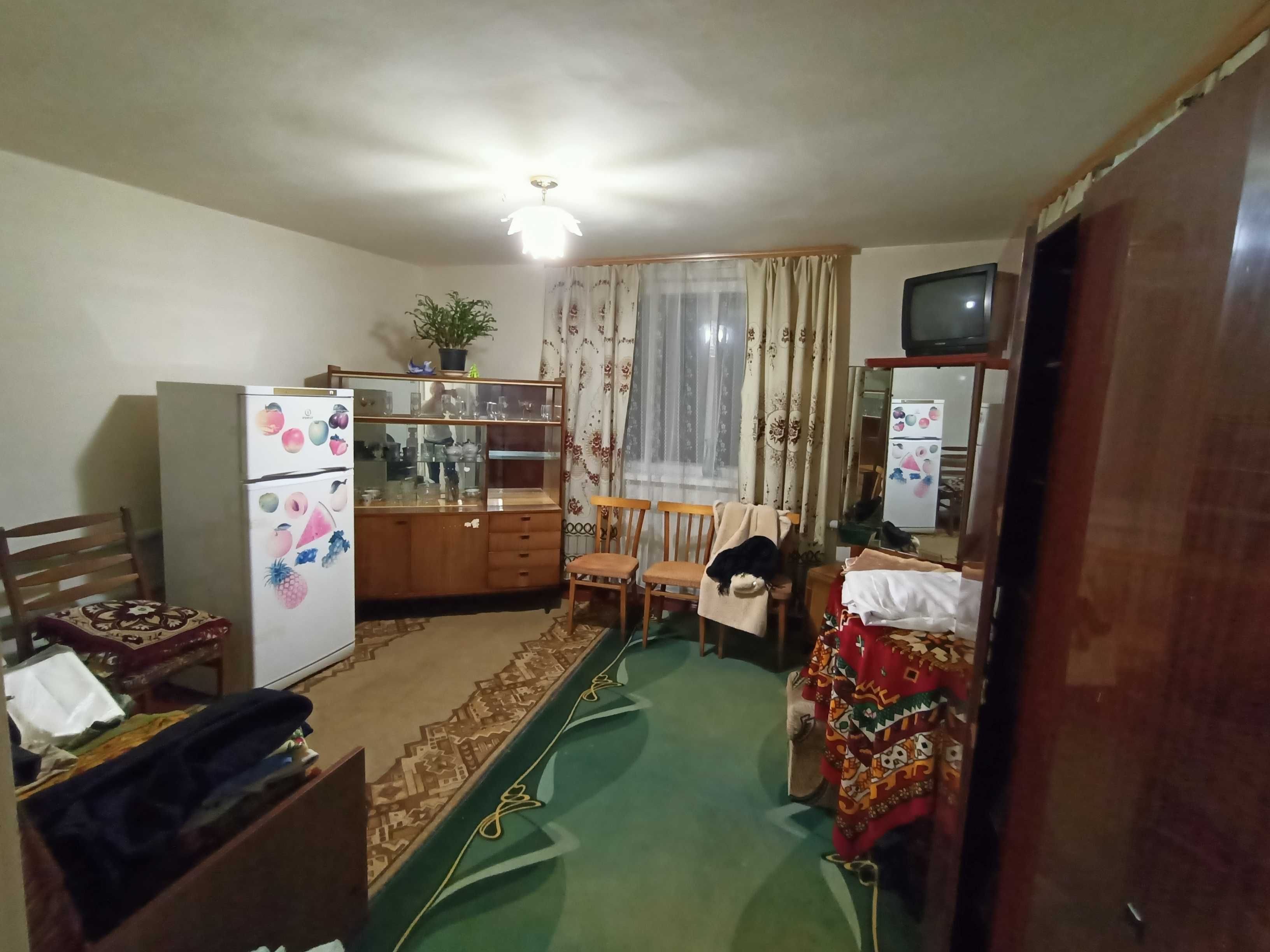Продам дві суміжні ділянки з будинком у м. Тараща, Київської області