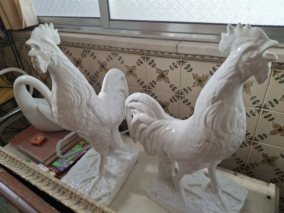 Grande par de galos bordalo pinheiro caldas