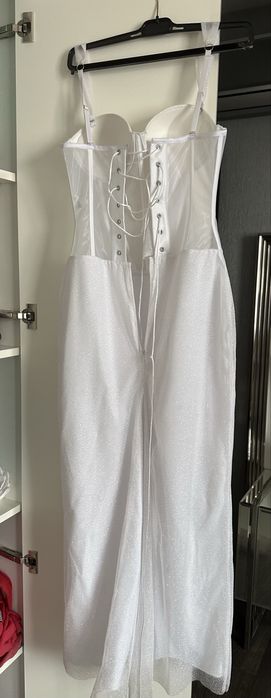 Вечірня сукня біла з блискітками