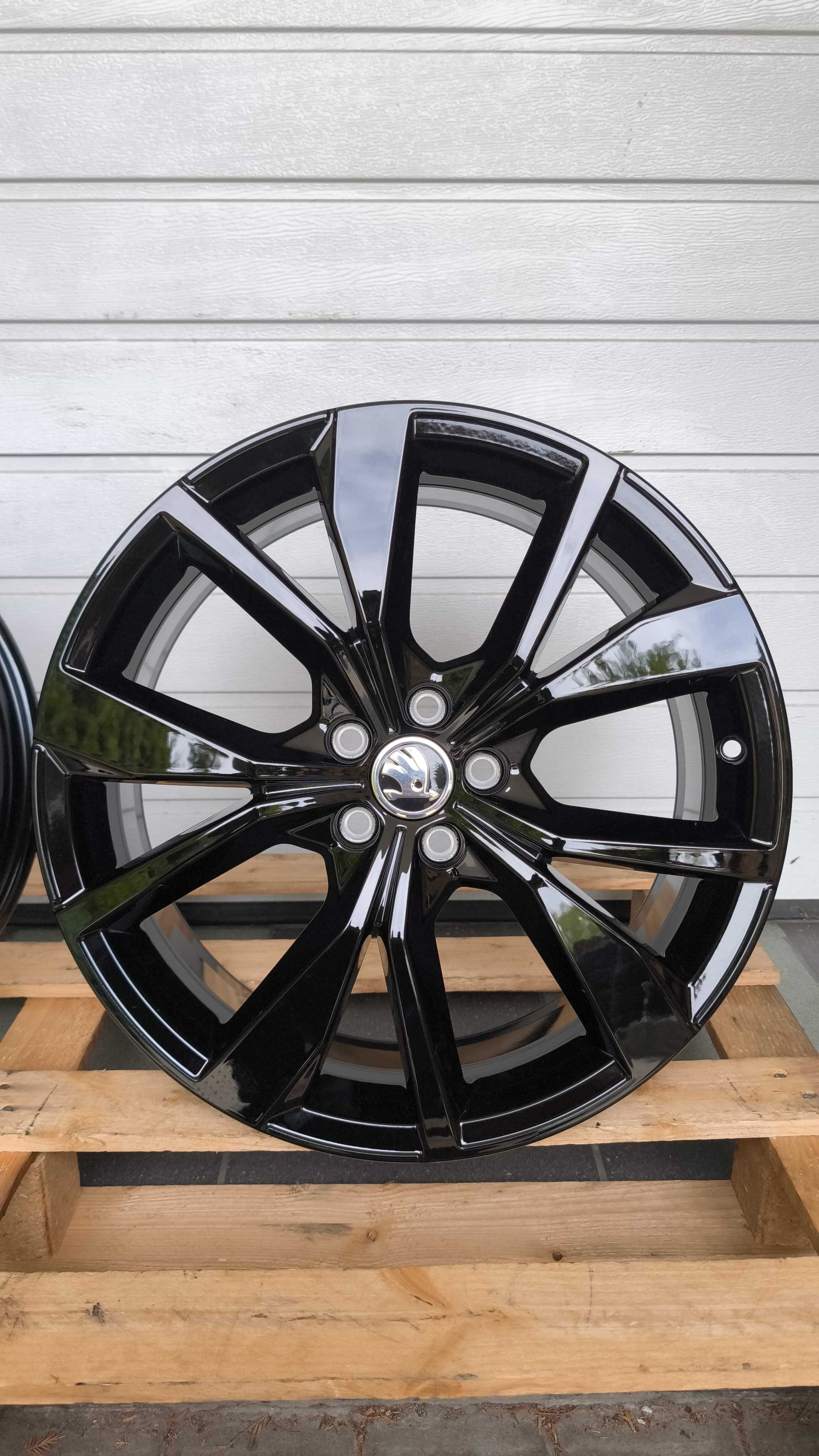 Felgi aluminiowe Skoda Kamiq Scala 18" 5x100 Et 39 NOWE (OL584F)