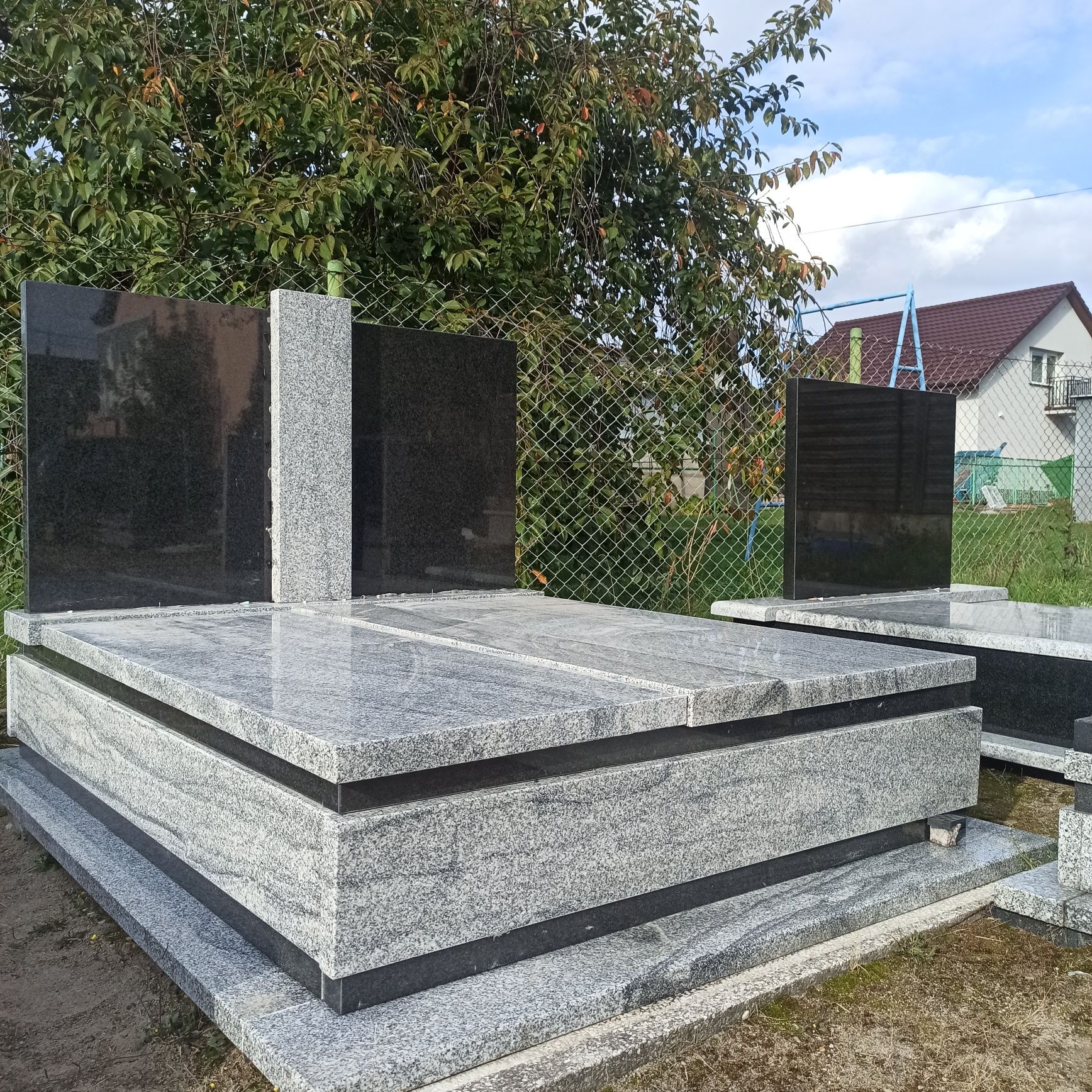 Nagrobki granitowe podwojne