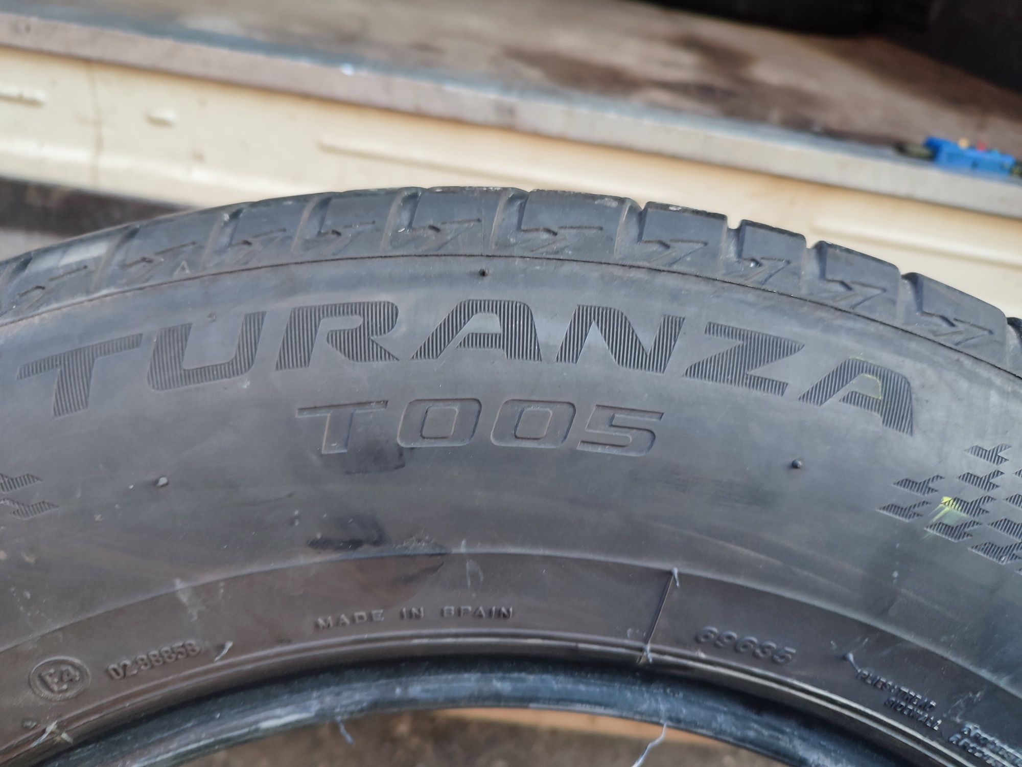 Dwie opony Bridgestone Turanza T005 235/65/17 108V