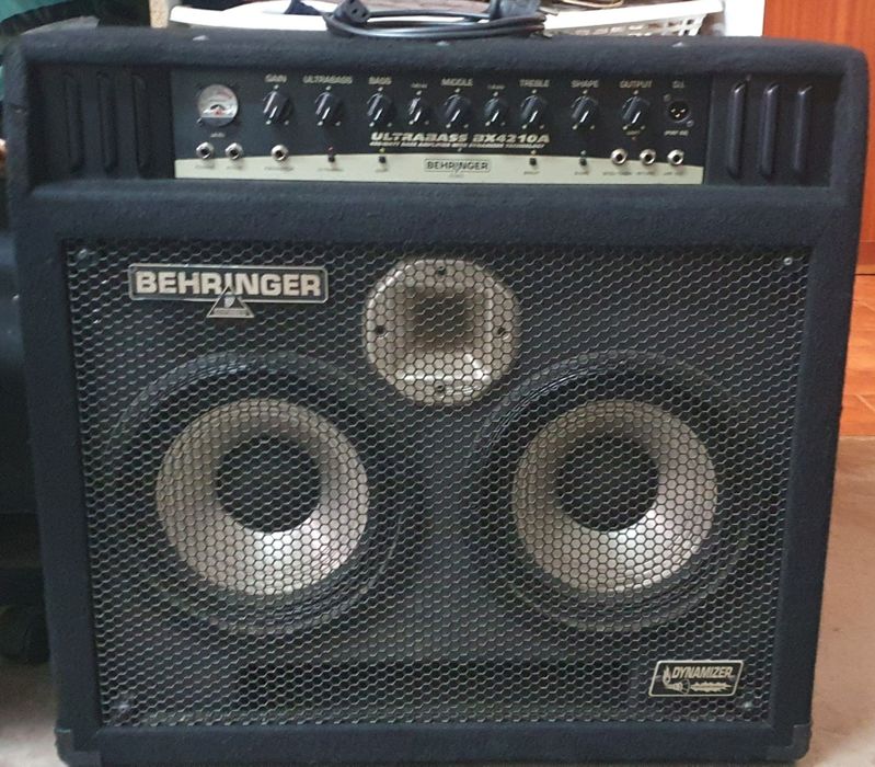 Amp Baixo Behringer