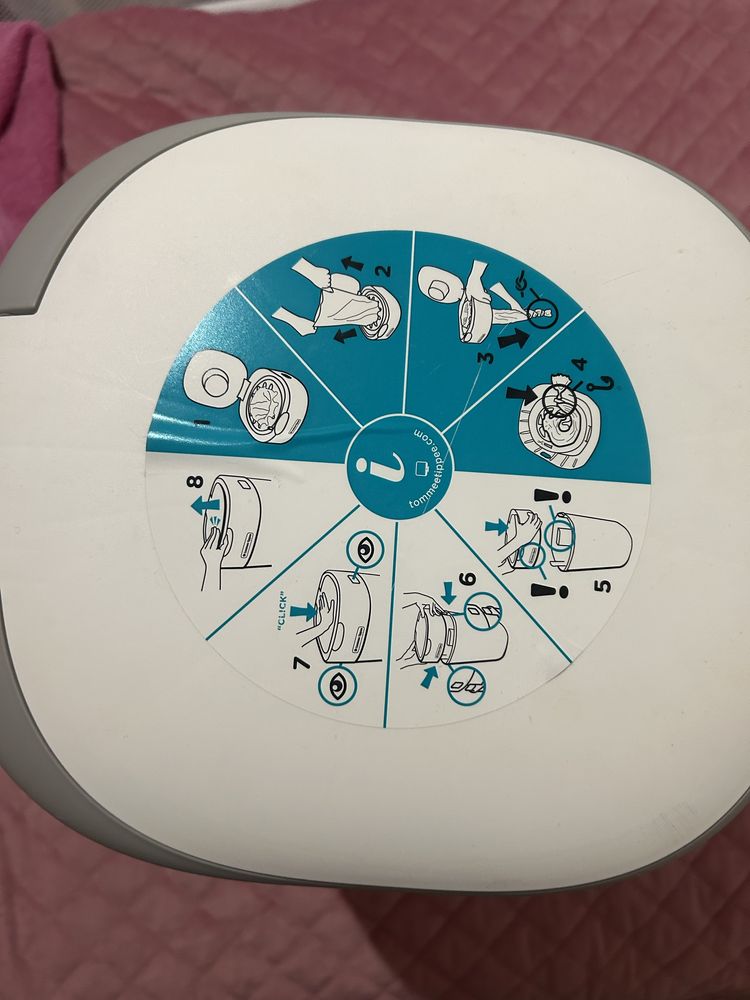 Caixote lixo tommee e tippee com 50 metros de saco e tres recargas……..
