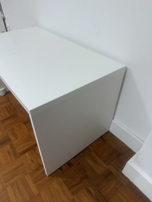 Mesa para tv sem marca
