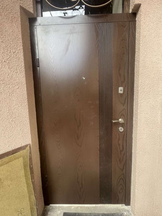 Реставрація вхідних дверей