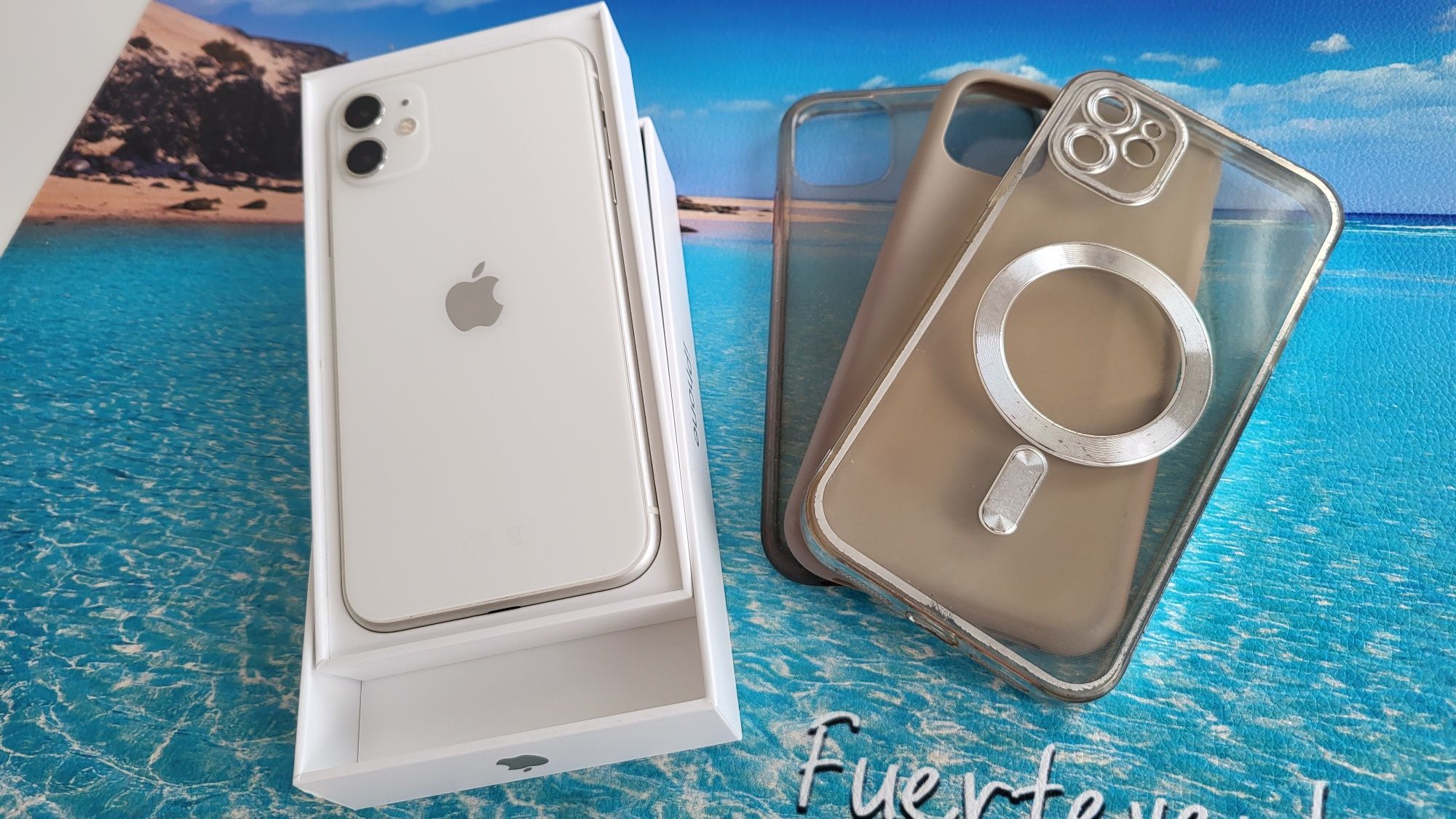 Telefon smarfon iPhone 11  64GB zadbany cały kpl plus akcesoria GRATIS