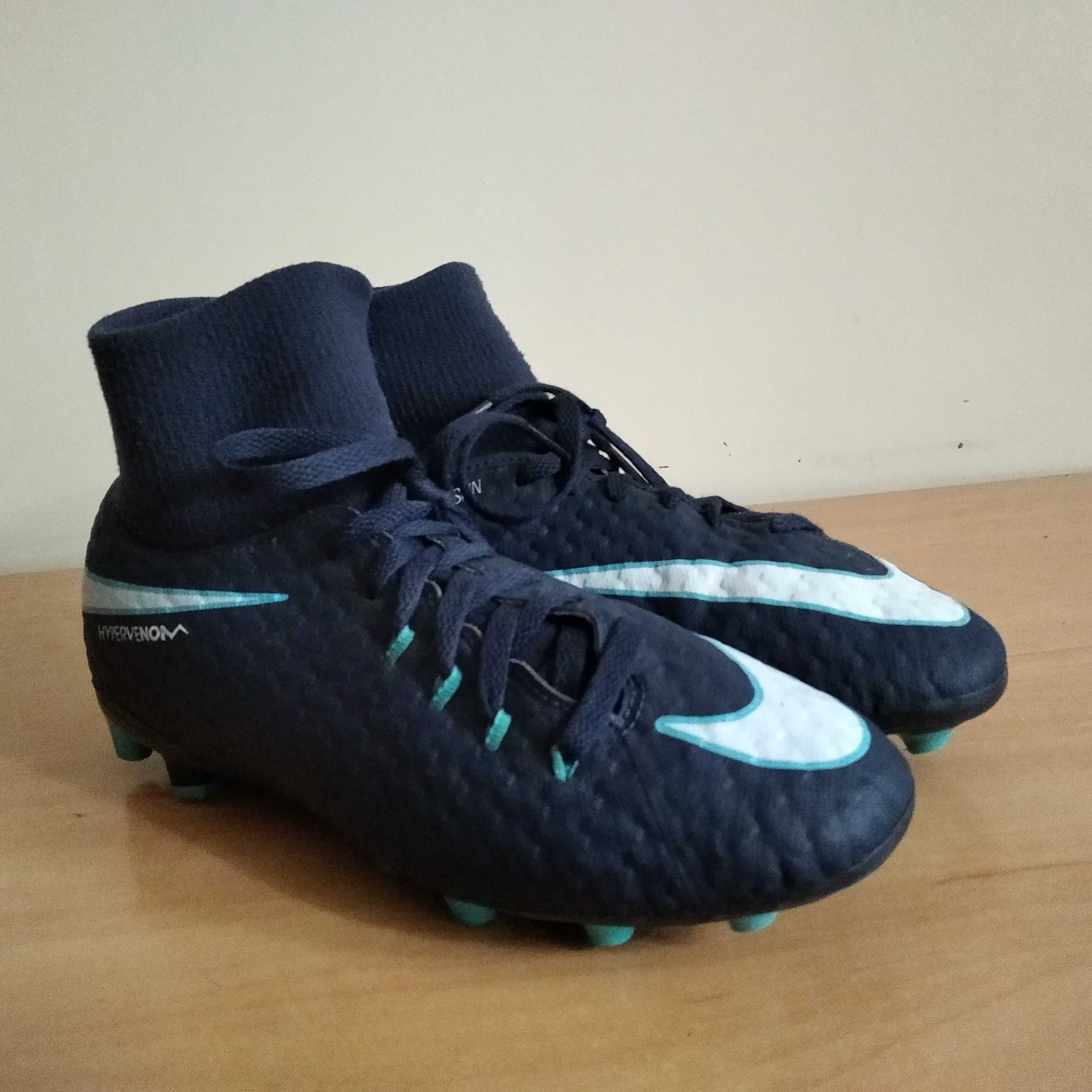 Buty piłkarskie Nike Hypervenom Phelon 3 DF roz.eu-35
