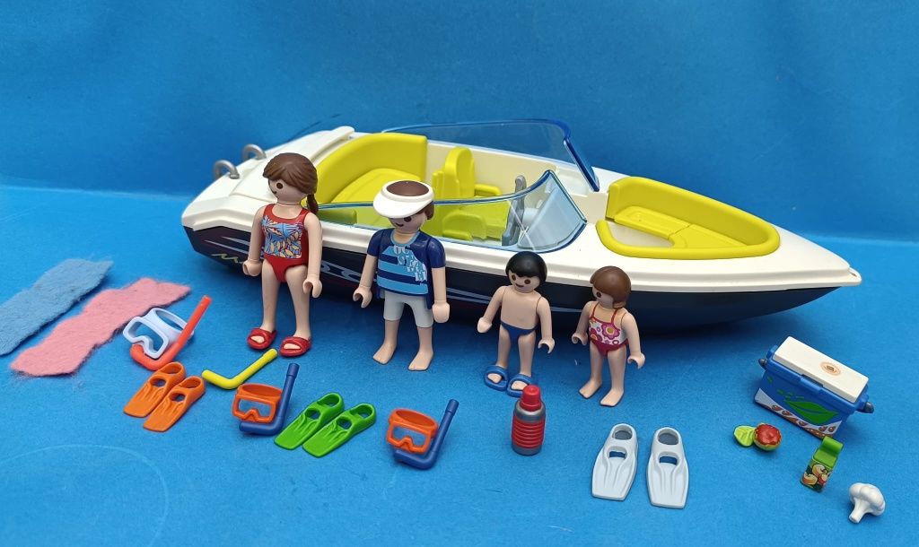 Playmobil ,barco e familia