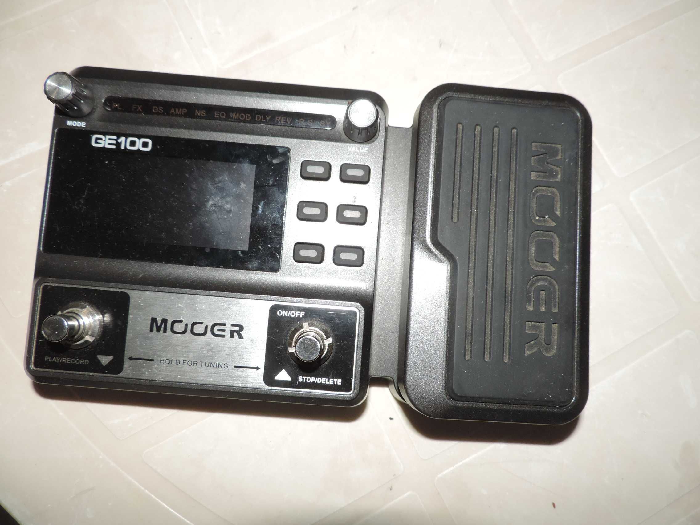 Pedal Multiefeitos para Guitarra MOOER GE100