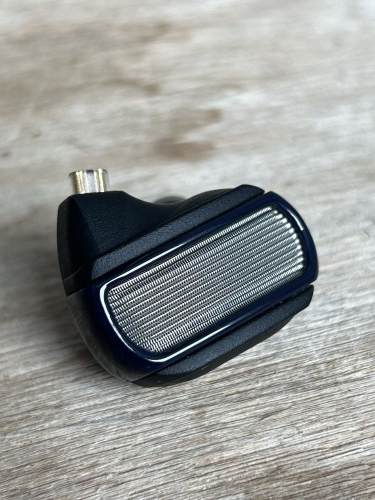 Вікторі 4 Ukrainian Victory хейл iem hi end