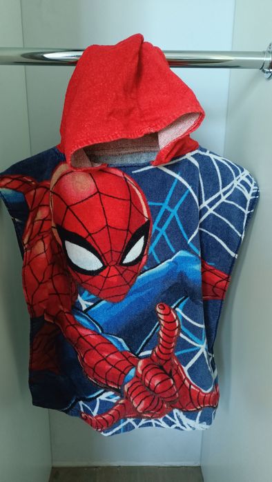 Ręcznik plażowy kąpielowy z kapturem Spiderman