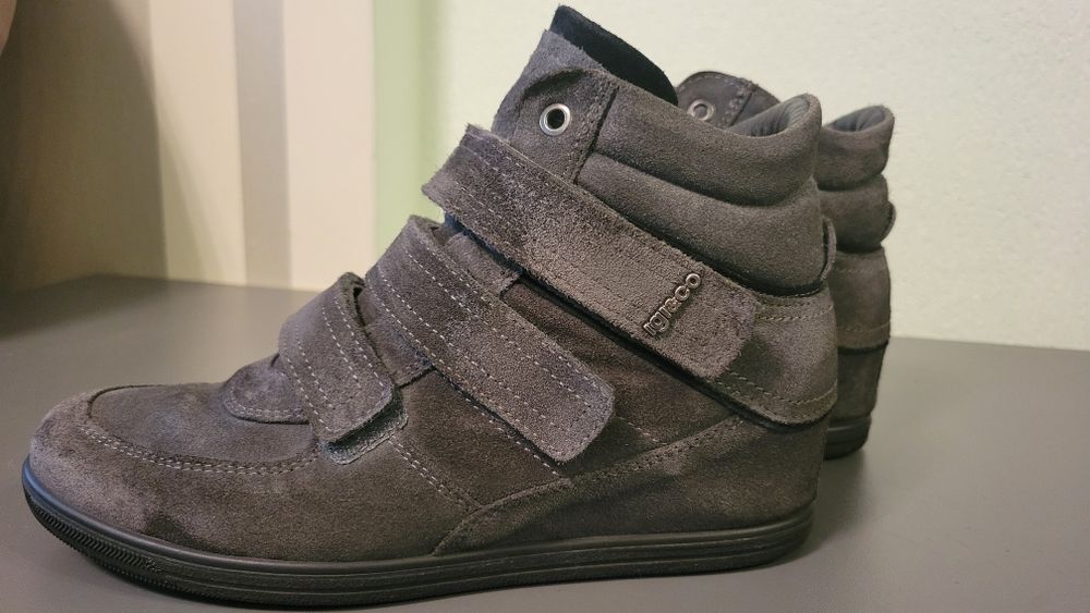 Черевики жіночі, замшеві