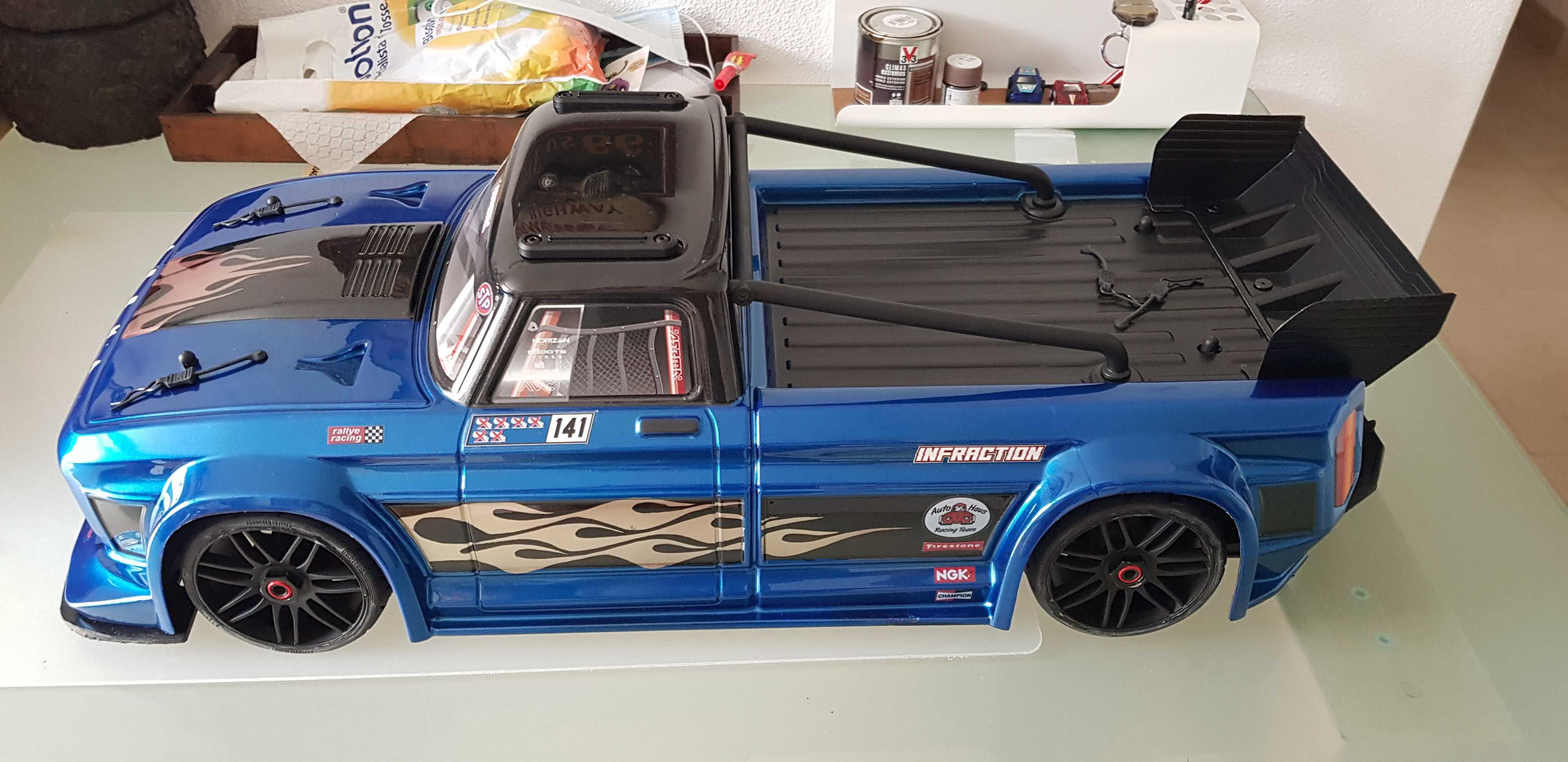 Vendo RC Arrma Infraction modificado.