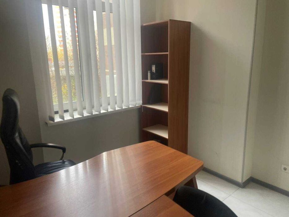 Оренда офісу 61 м², окремі кабінети. Анни Ахматової, Київ, Позняки