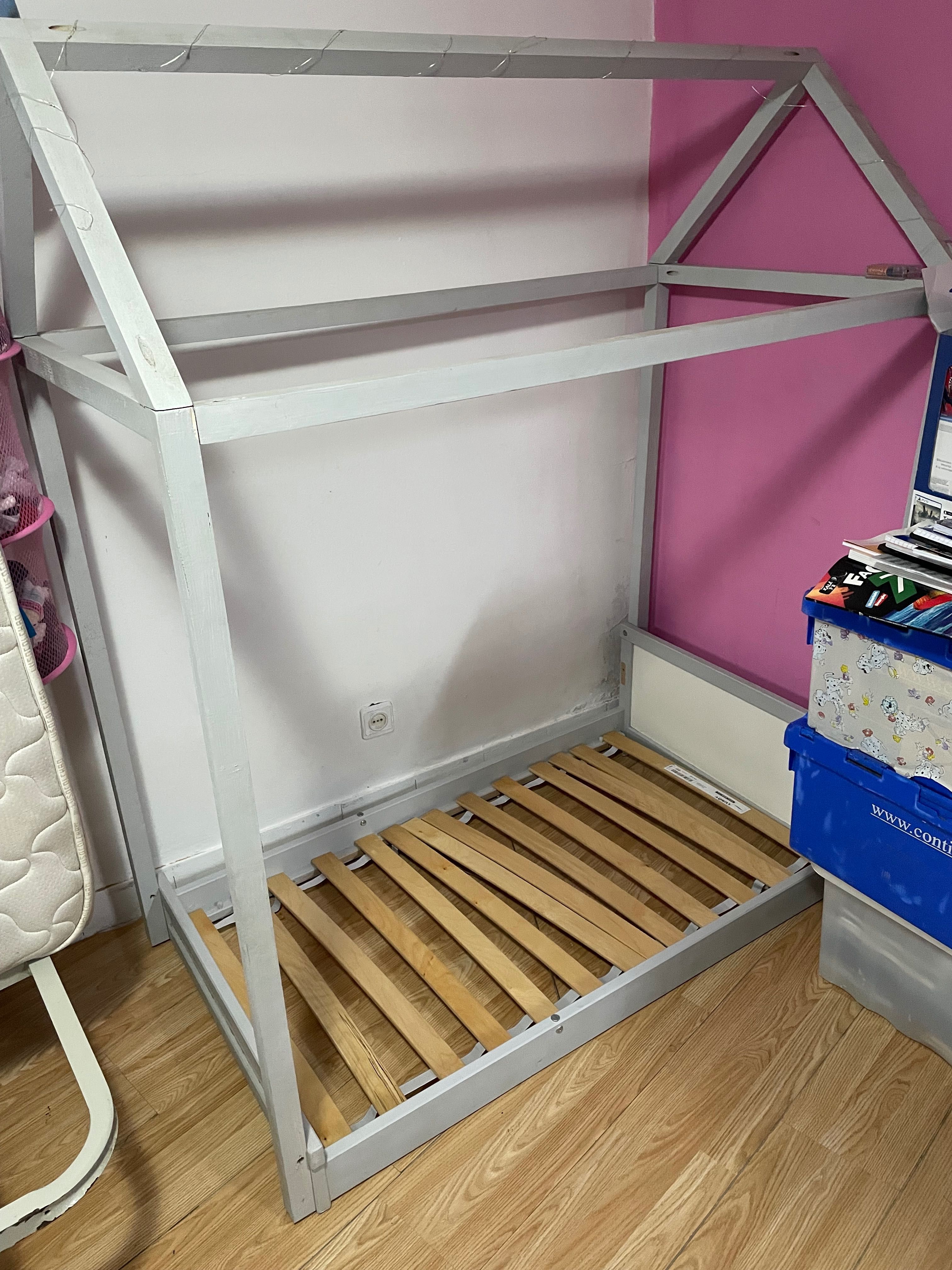 Cama de criança como nova