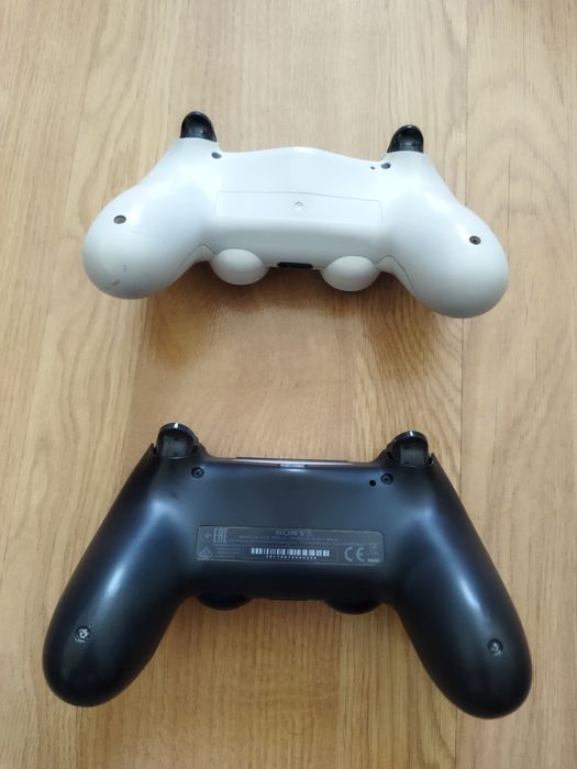 2 Original Sony PlayStation 4 Controllers64563968752899121