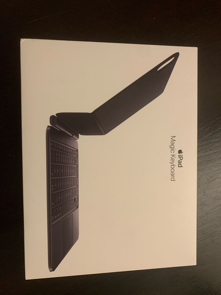 Magic Keyboard IPad Pro 11” Layout PT-Preto nunca usado factura Fnac