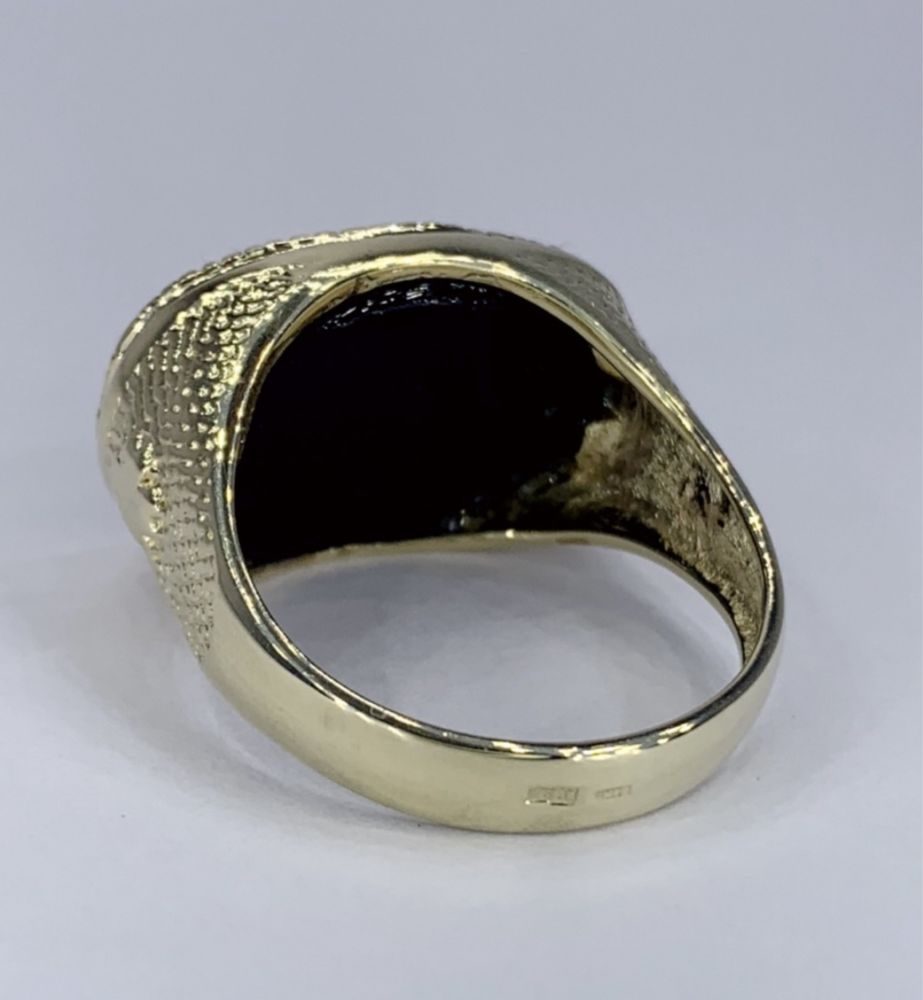 Мужской перстень золото 585 с мусанітом