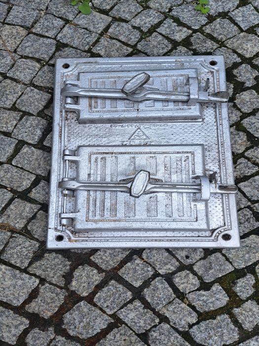 Drzwiczki do piec stare