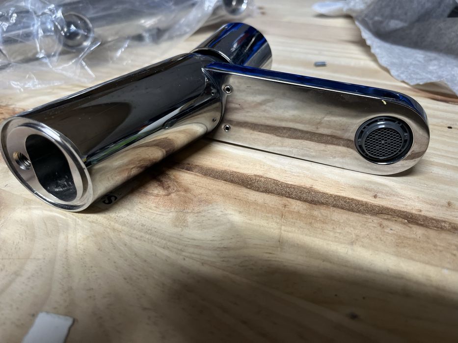 2 Torneiras Novas para banheira e lavatorio