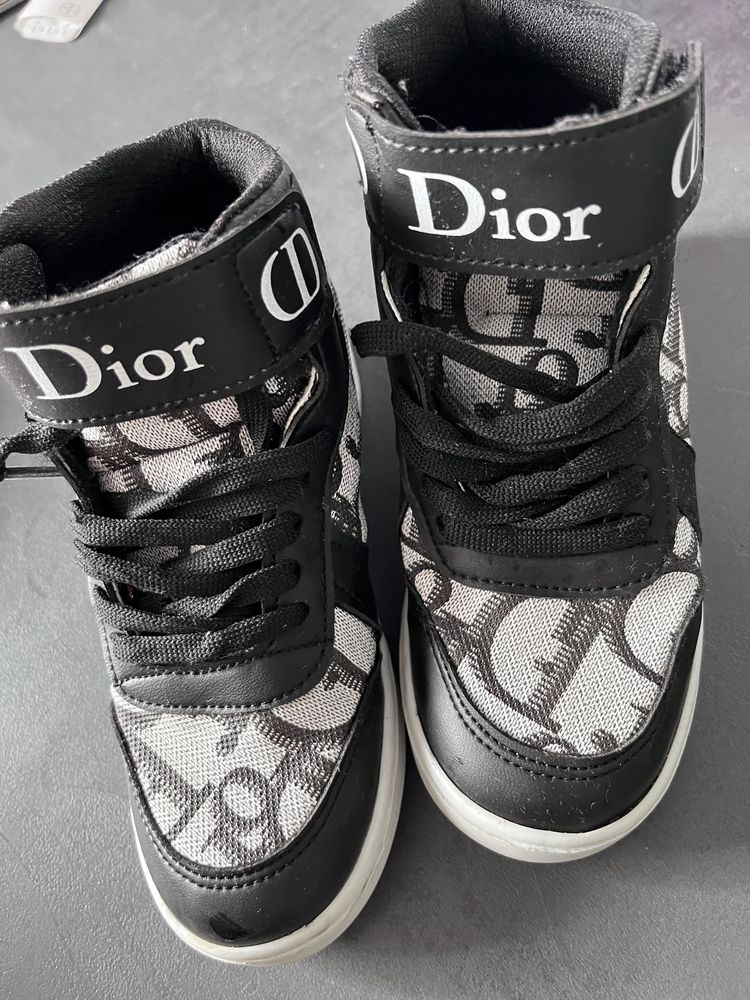 Buciki dior chlopiec rozmiar 29