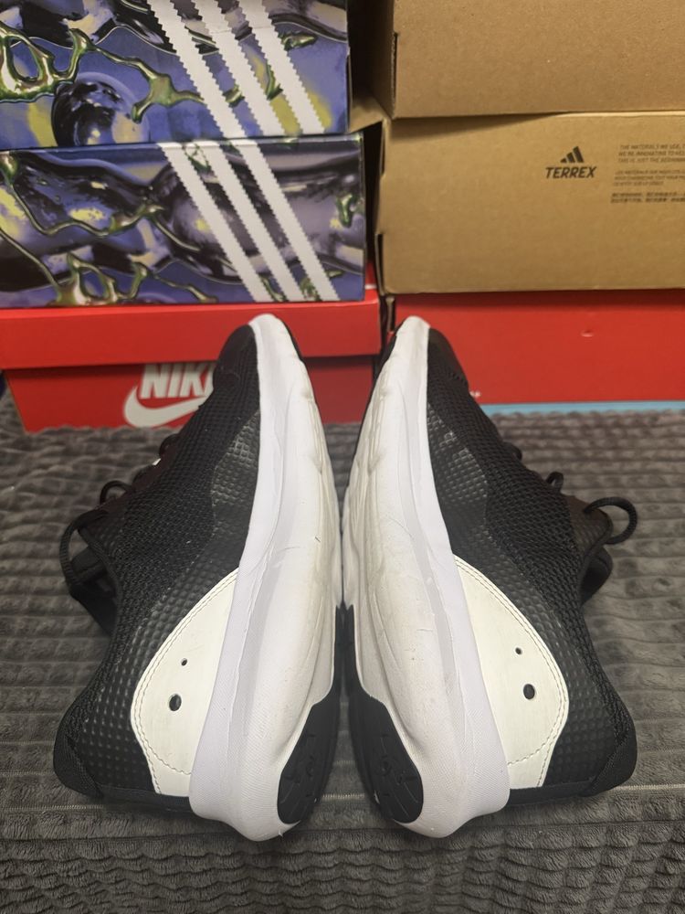 Чоловічі кросівки для бігу Under Armour Surge 3 49(33см) оригінал