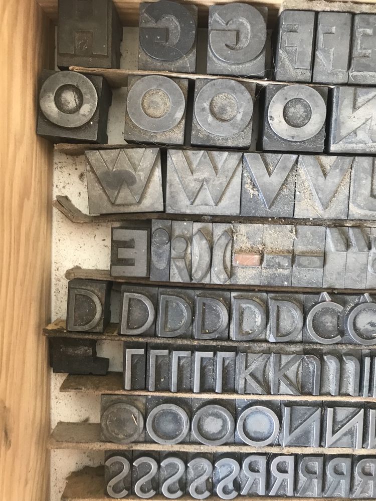 Tipos Letras fonte tipográfica em chumbo 23mm e 18mm