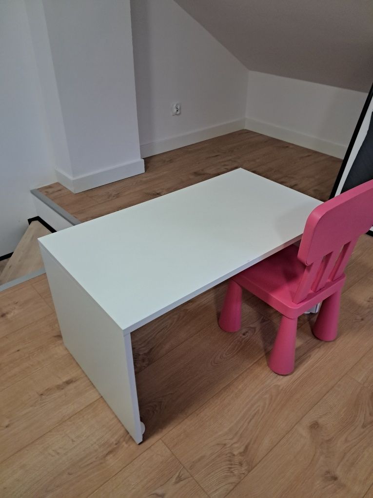 Biurko smastad dla małego dziecka ikea smastad ławka, skrzynia
