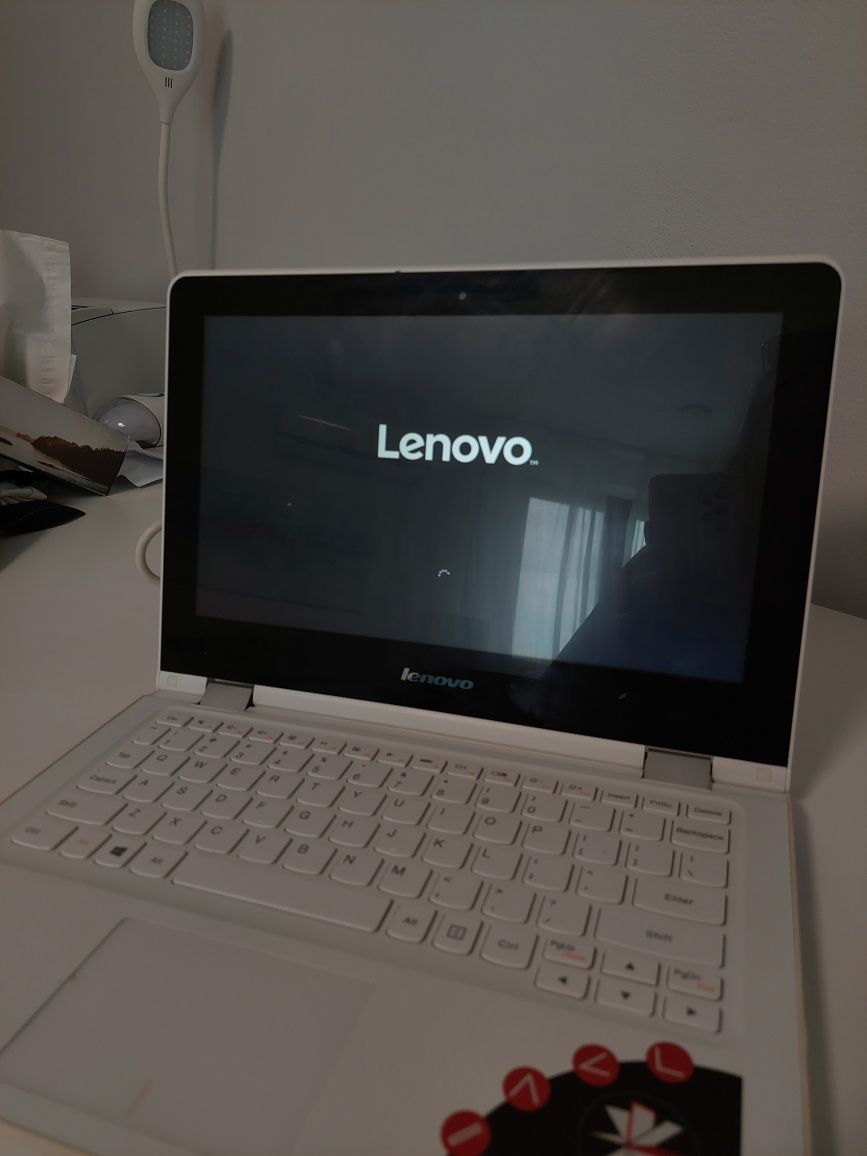 Lenovo Yoga 300-11iBR