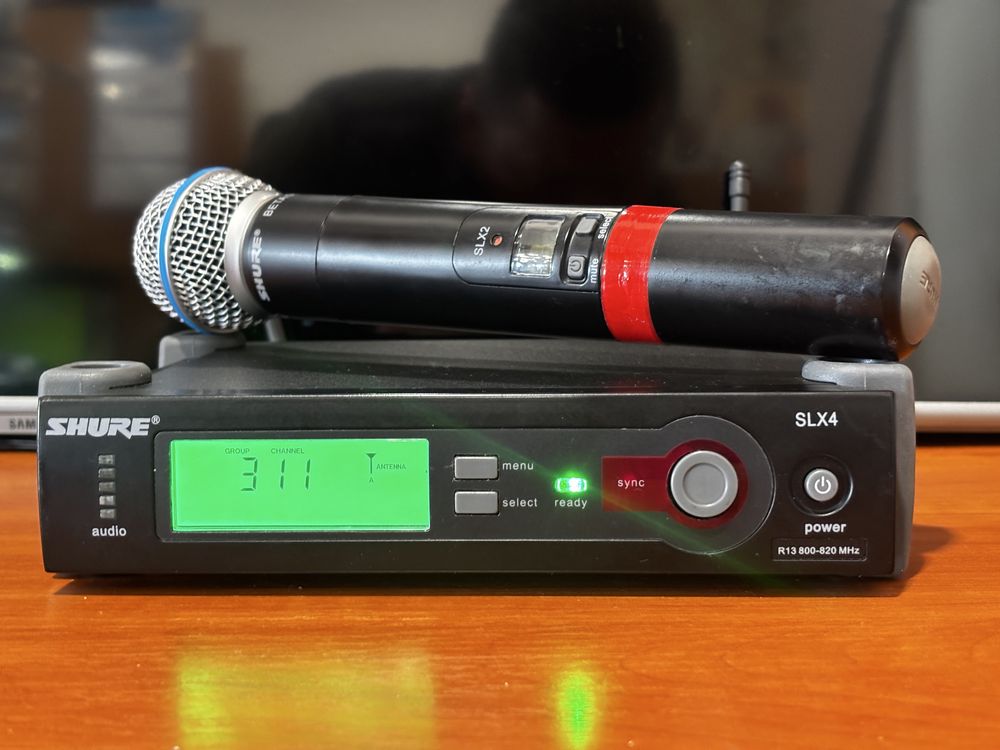 Shure SLX 4. Shure Bera 58A SLX2 P4