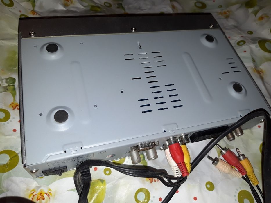 Спутниковое телевидение ТВ-ресивер DVB-T2 Б/У Star Track SR-75x t 2 t2