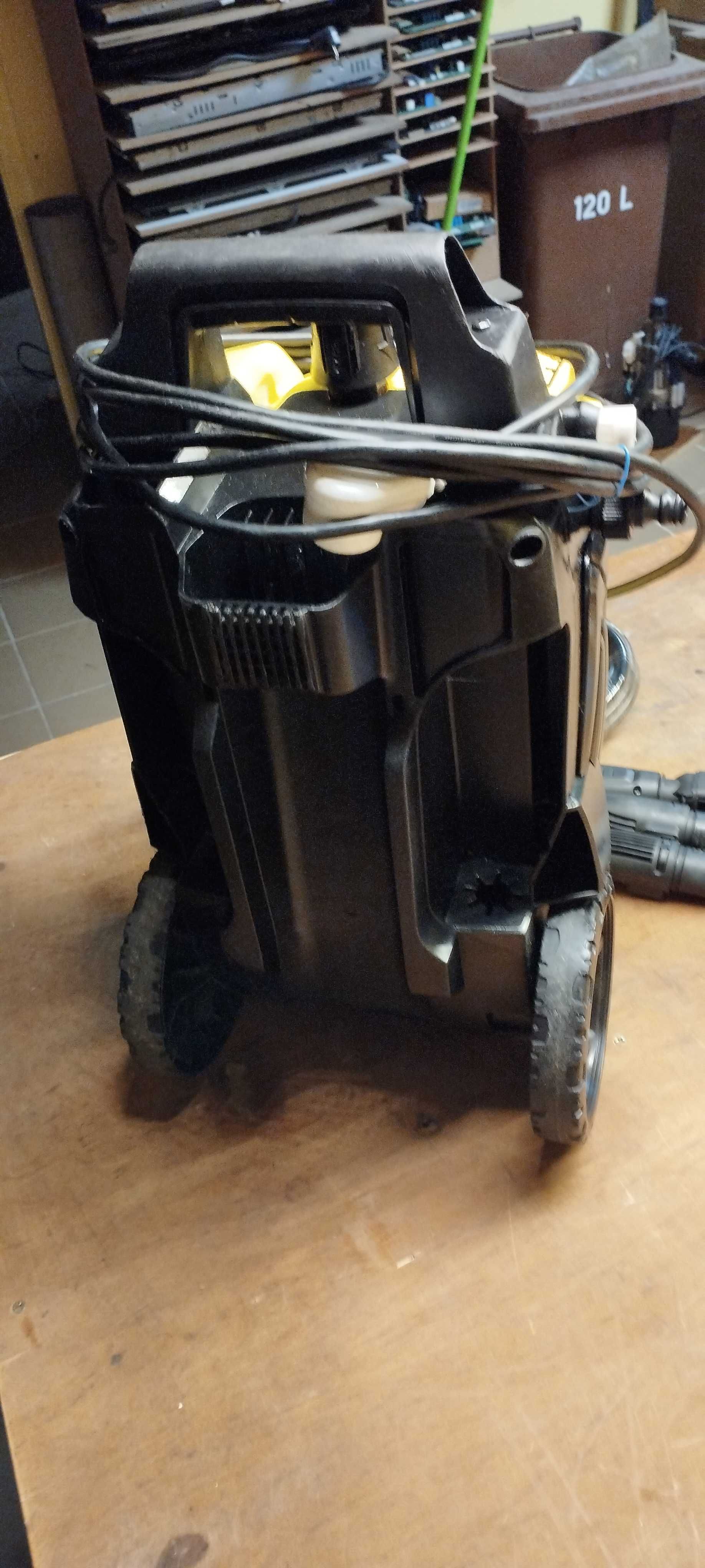 Karcher k4 Compact z wyposażeniem