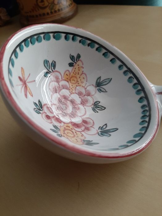 Concha decorativa em faiança