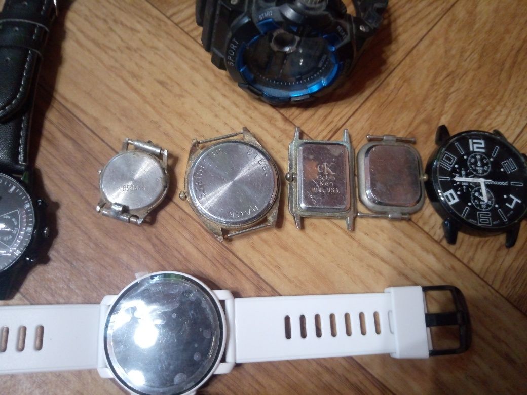 Набір годинників старі і нові