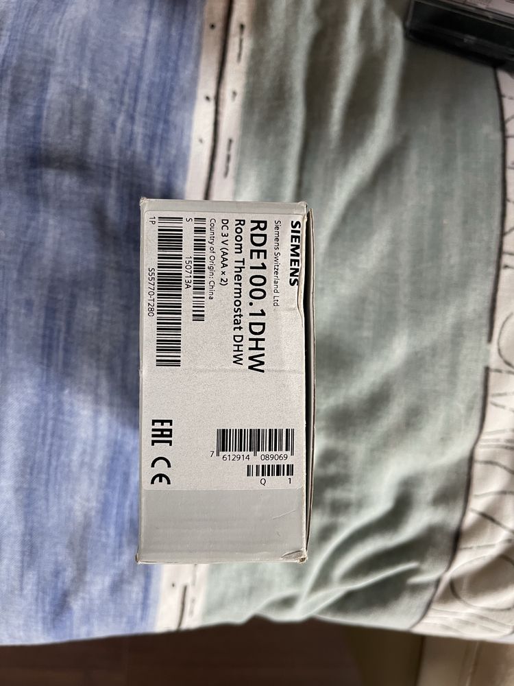 Termostat/ Regulator z programowaniem czasowym Siemens