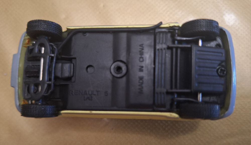 Miniatura escala 1:43 Renault 5