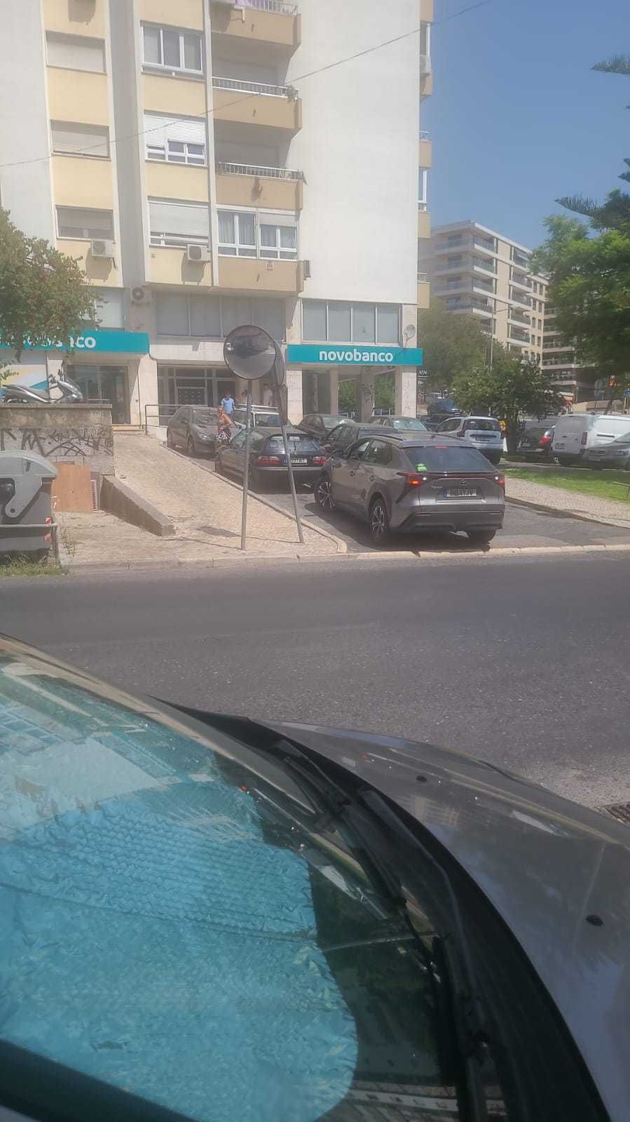 1ª casa T1 Espaçoso com Potencial para T2, no Centro de Odivelas
