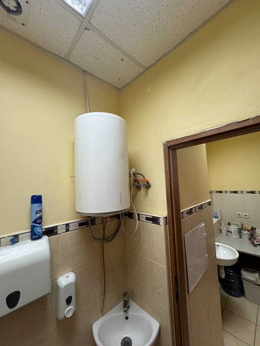 Сдам приміщення 101м р-н River Mаll. Два входи. Любий бізнес. Дн набер