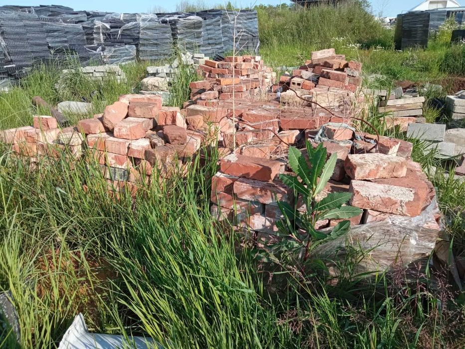 Cegły cegła rozbiórkowa
