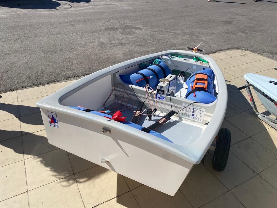 Barco Veleiro Classe Optimist Completo e Pronto a Navegar