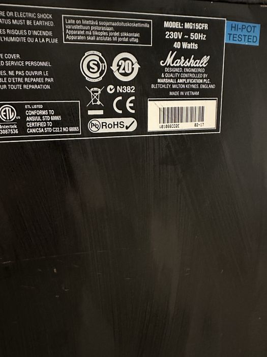 Комбоусилитель Marshall MG15CFR