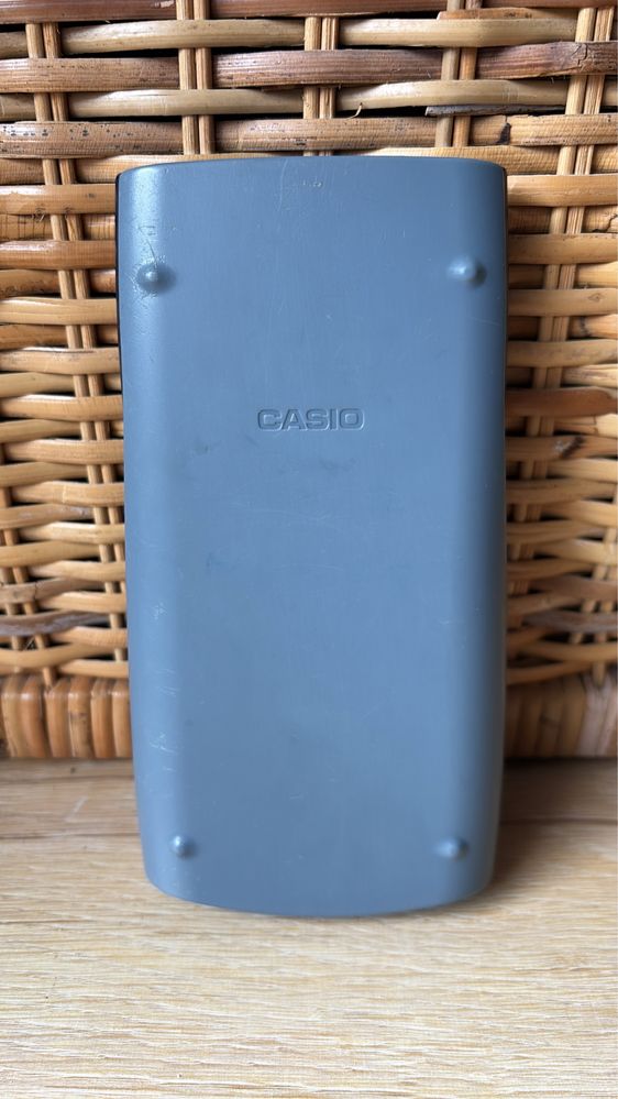 Kalkulator Casio FX-83ES – naukowy, naturalny wyświetlacz