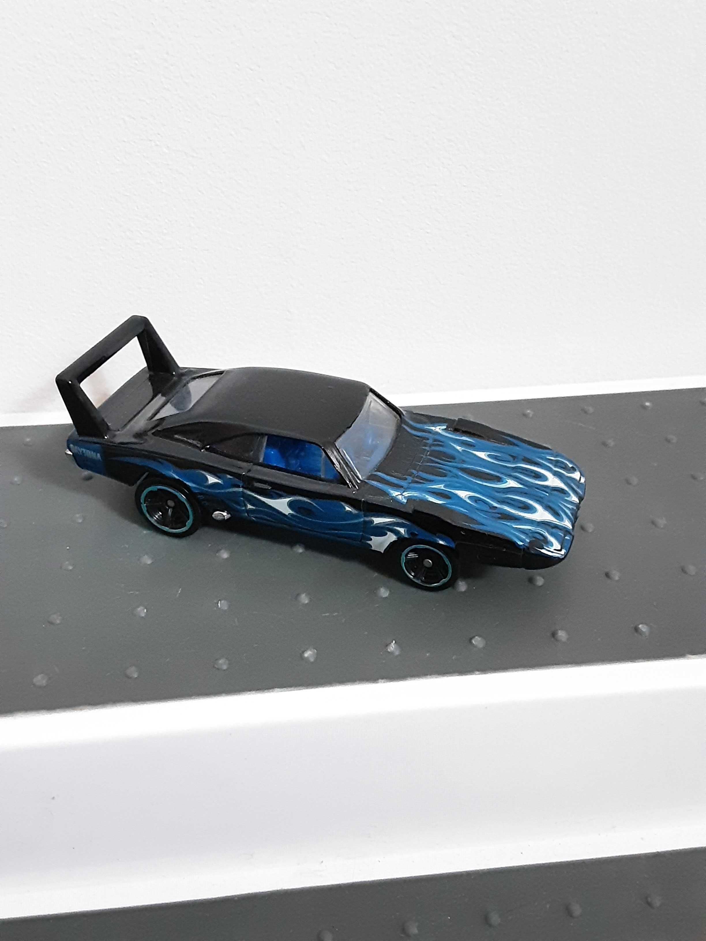 Lote 5 Hot Wheels