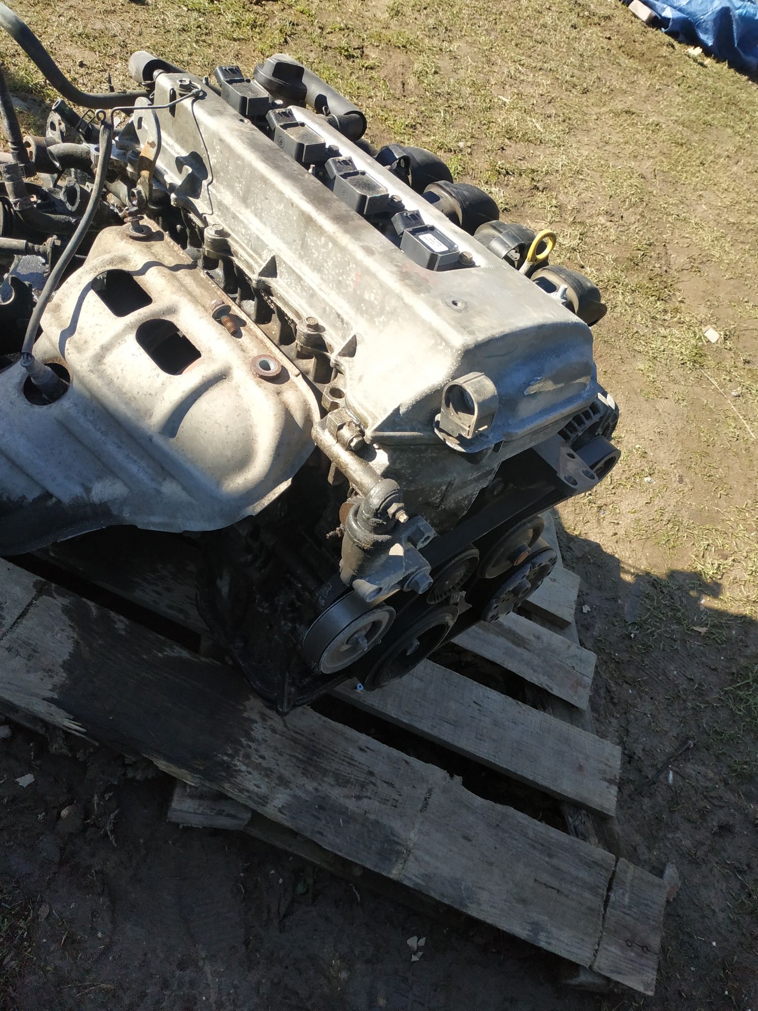 Двигун двигатель  TOYOTA Avensls T25 1,8 бензин