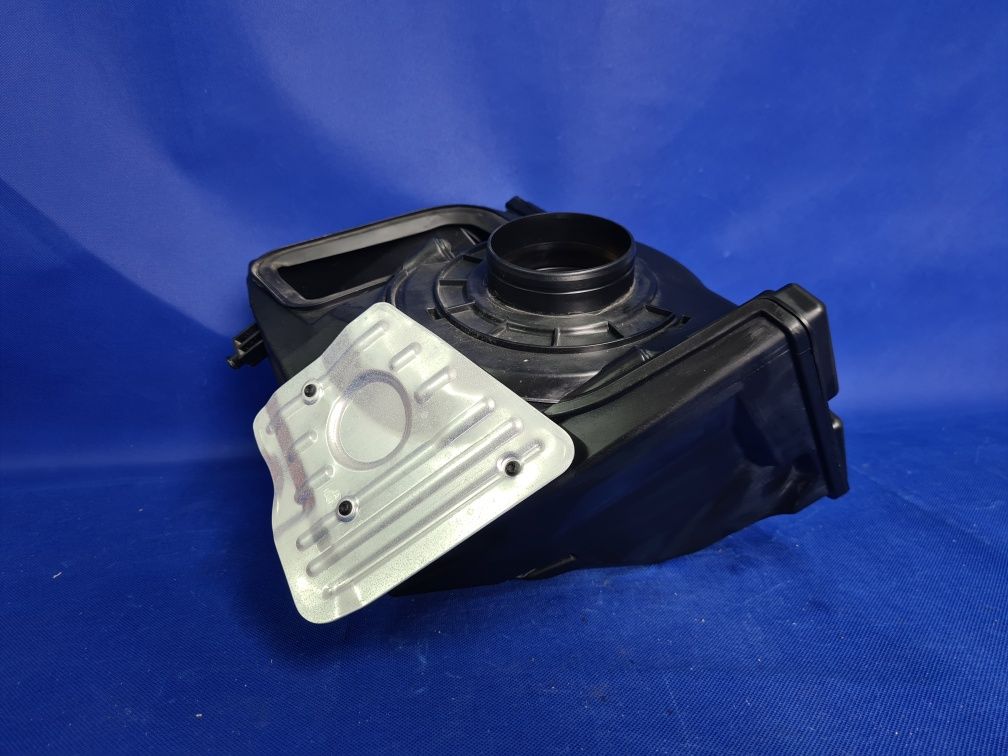 OBUDOWA filtra powietrza AUDI A4 A5 B9 8W 2.0 TFSI kompletna OEM